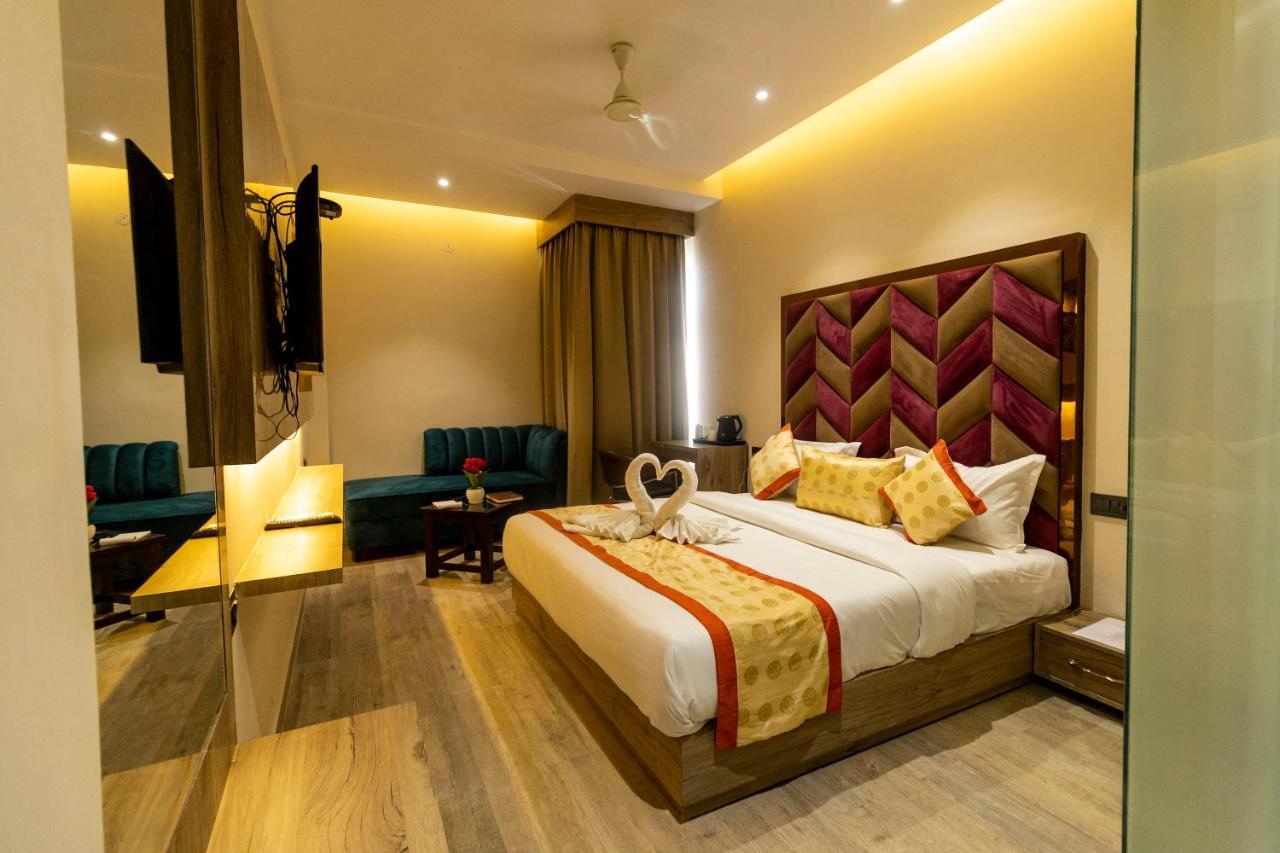 Hotel Golden Lotus Amritsar Exterior photo